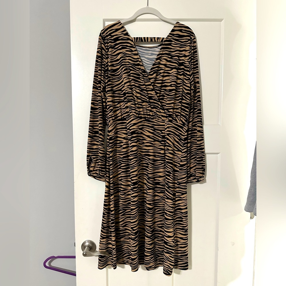 Loft, size 4 NWT